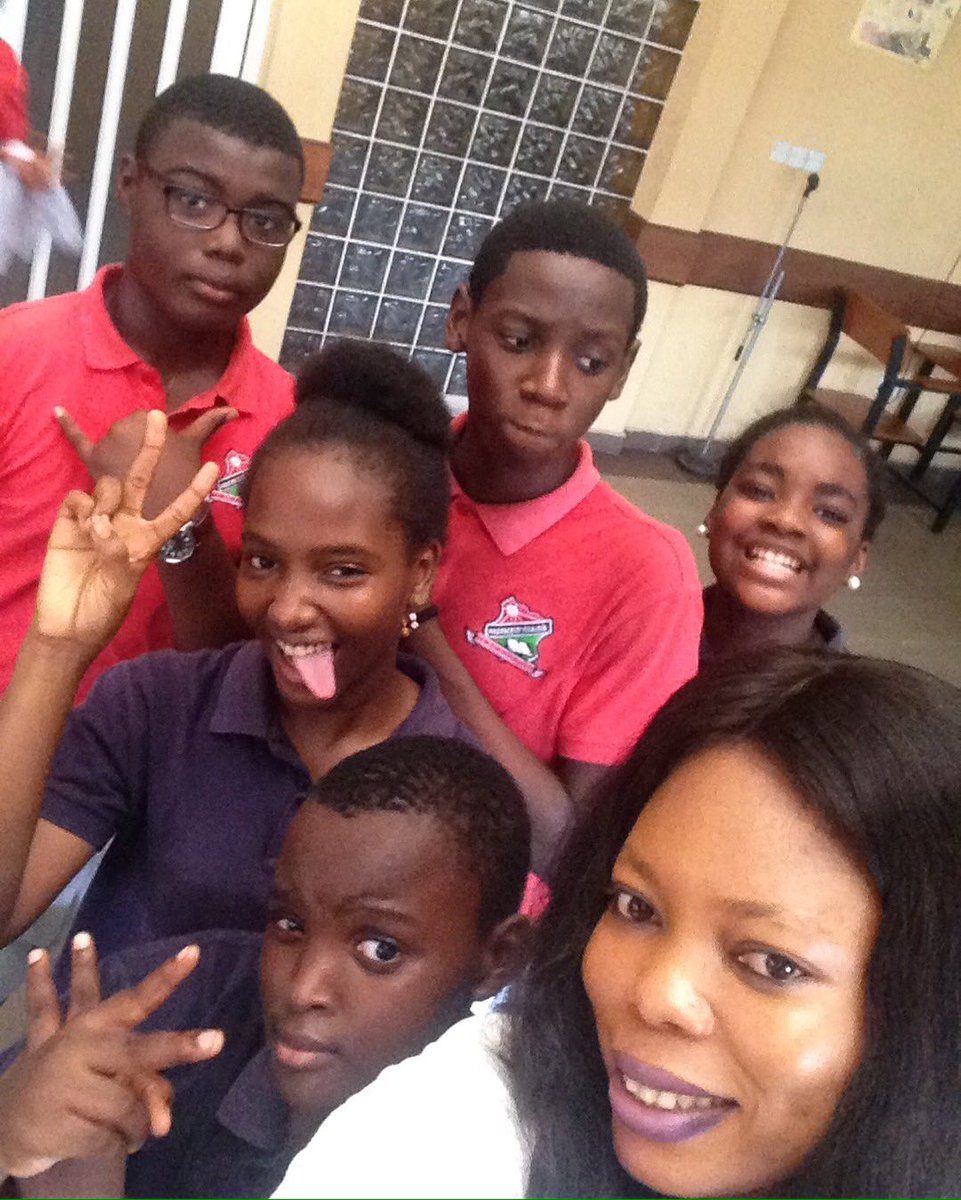 Trust us when we say a #TeachPeaceEarly #Peacelab is not complete without an after class #peacefie 

Yes that's what we call our #selfie ~ #Peacefie 

#PeaceEducation #Peacebuilding #EducationforPeace #Youth2030 #YouthEnvoyInNigeria #FundPeaceEducation #FundPeace #Galaxy4Peace