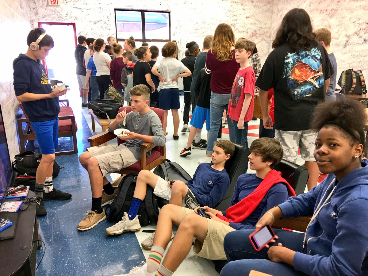 JayCBarbour's tweet photo. Ice cream in the Eagles Nest at the end of a Friday for our top performing students in #iReady MATH! So proud of the growth shown by these kids! Thanks PTO! @SMSeagles16 https://t.co/SCeKHjeASb