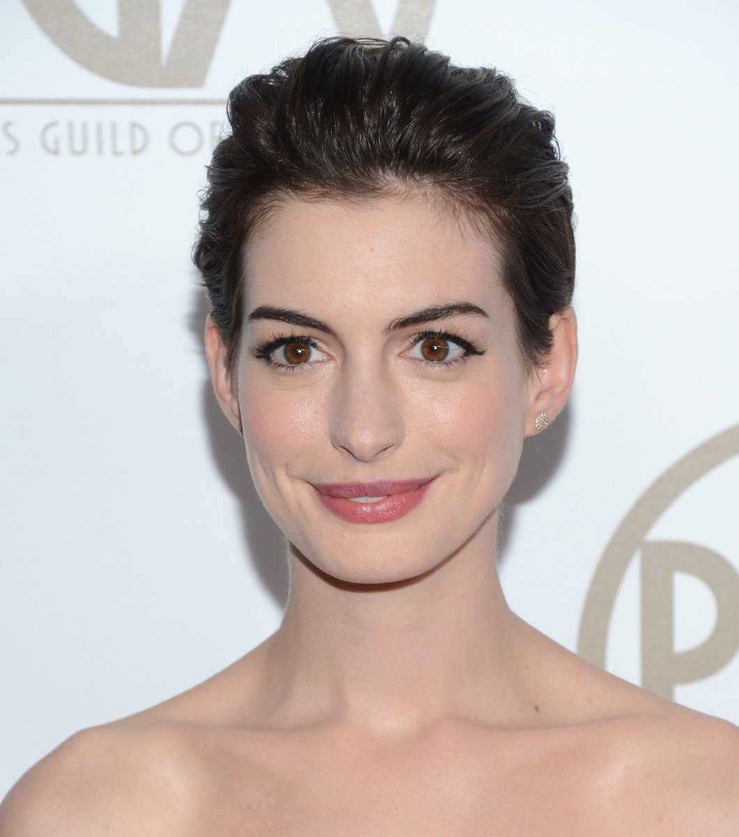 Anne Doing Things On Twitter Anne Hathaway Rocking Short Hair