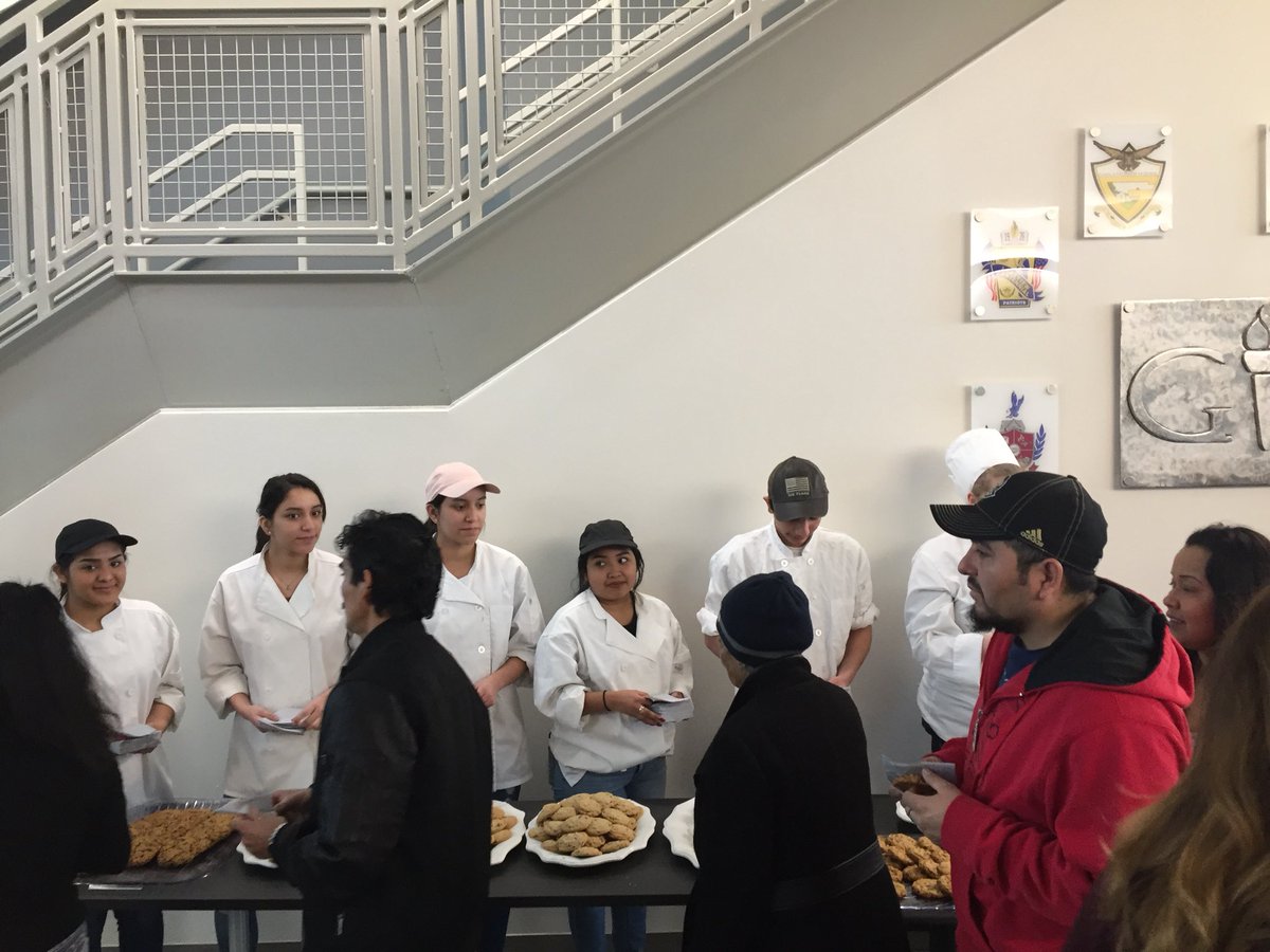 DrRamonaMorin's tweet photo. Families engaged in a tour @GR_CTC @gisdengagement #gisdfamily #dualcapacity https://t.co/9prpUBdUBI