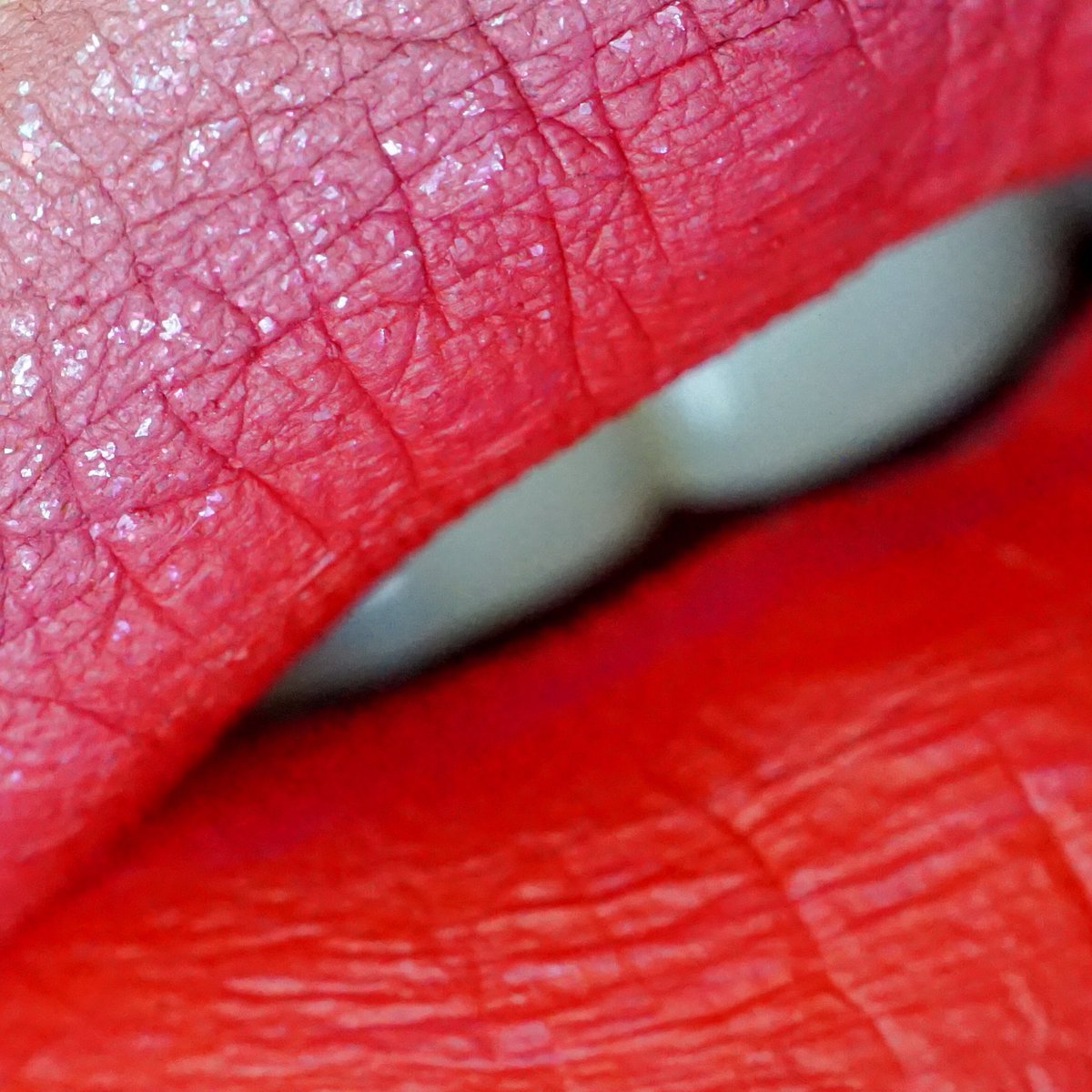 noirojos's tweet photo. A good #valentinesfay ombre 🌷
Feat. #atomicmakeupnyc
#ombrelips #gradientlips #valentinesmakeup https://t.co/NzcOjqbOWN