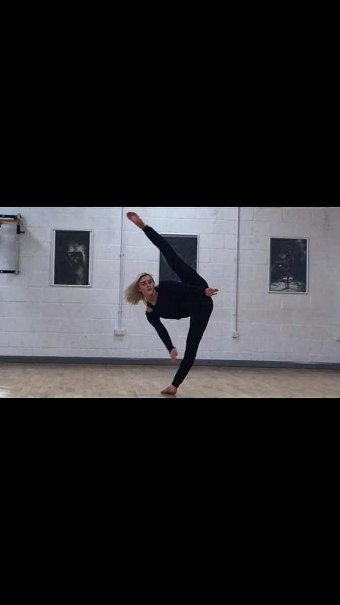 NLCDance's tweet photo. A casual Friday stretch. ❤️💃
#workhardtrainhard #Nlcdance https://t.co/HbzgXxr7KC