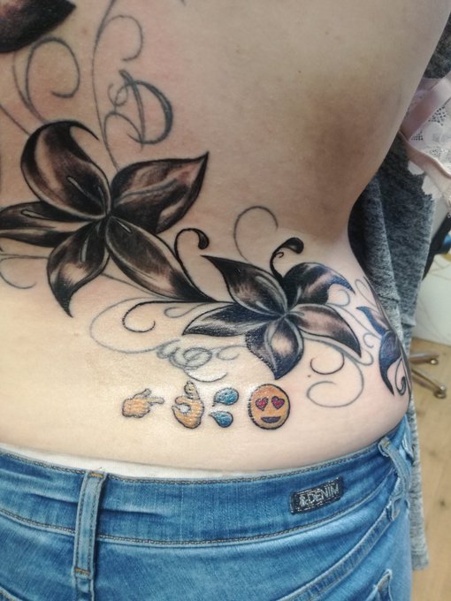 Got my emoji tramp stamp today 😍😂 https://t.co/hycWzDwDuJ<a href="/tag/bfonly"class="tags"><span>#bfonly</span></a>