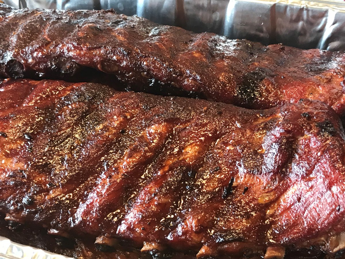 These ribs caught my eye when Ty pulled them off the pit this morning. Perfect color and glistening. Only thing missing is the aroma. #perfection #savannahribs #stlouiscutribs