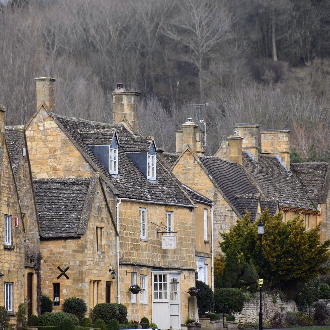 lucy_ellen_hill's tweet photo. Today we’ve been checking out lots of little villages in the Cotswolds and the pubs too. I’m now even more in love with Cotswold stone buildings and winter tree silhouettes shaping these spaces. An escape from our home in the city is just what I needed to reset and relax. https://t.co/enjDSjHrrq