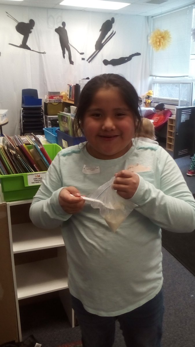 msyolandarice's tweet photo. What better way to explore volume measurement then to make baggie ice cream? @MVESgoalgetters #retireddairyprincess https://t.co/UsHOurAI1z