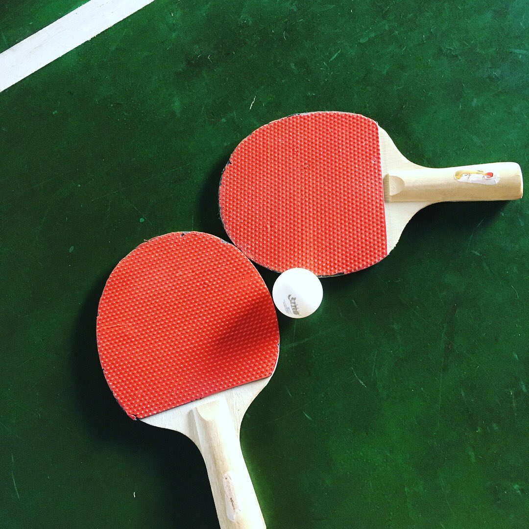 ¡FELIZ VIERNES! Mientras los chicos juegan en el playground ¿Sale partido de Ping-Pong y metegol al lado de la pile? 🥤💦#viernes #iguazu #cataratas #iguazufalls #hotelsaintgeorge