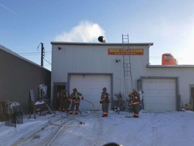 Exhaust Vent Fire At Autobody Shop dlvr.it/QFk9Fd https://t.co/ARVbMiWtkz