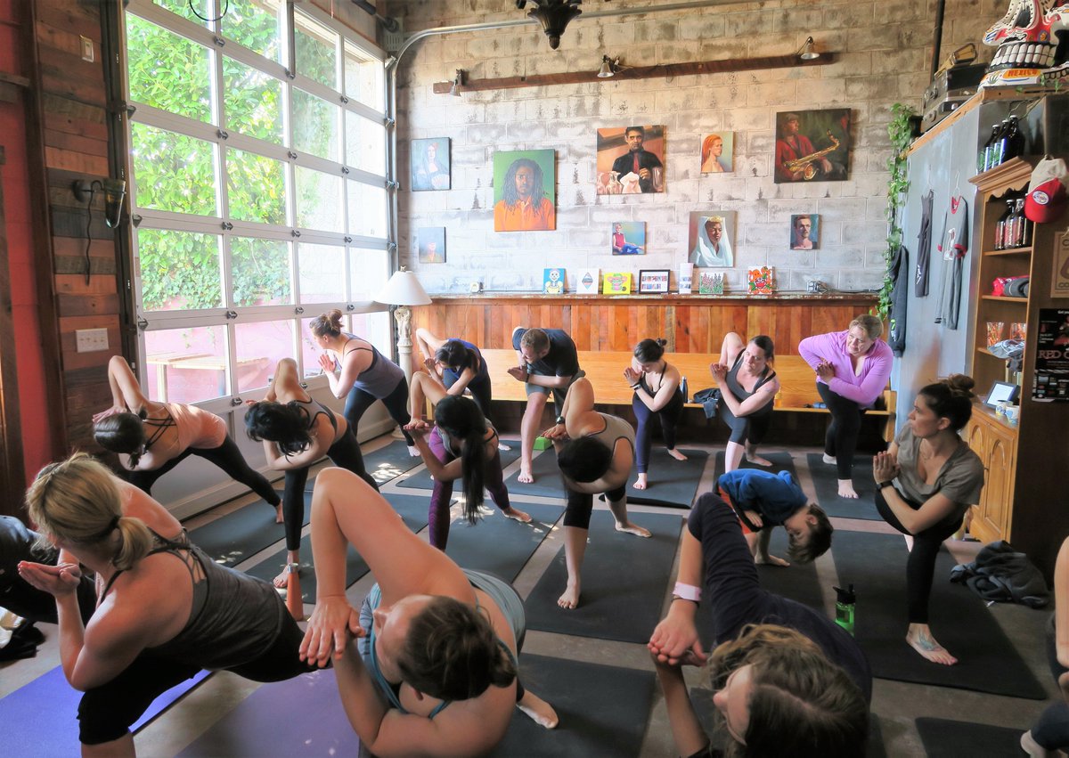 YogatoYouPDX's tweet photo. Yoga with a #twist! Only 3 more spots left in #FizzYasa (yoga + fizzy wine) at @HiWheelWines #taproom in northeast #PDX. AND it's going to be sunny maΓ±ana! Book: https://t.co/UCHZL8FOBX #yoga #SaturdayMorning #Portlandia Event @happeninginpdx https://t.co/c3AGtLDIHL