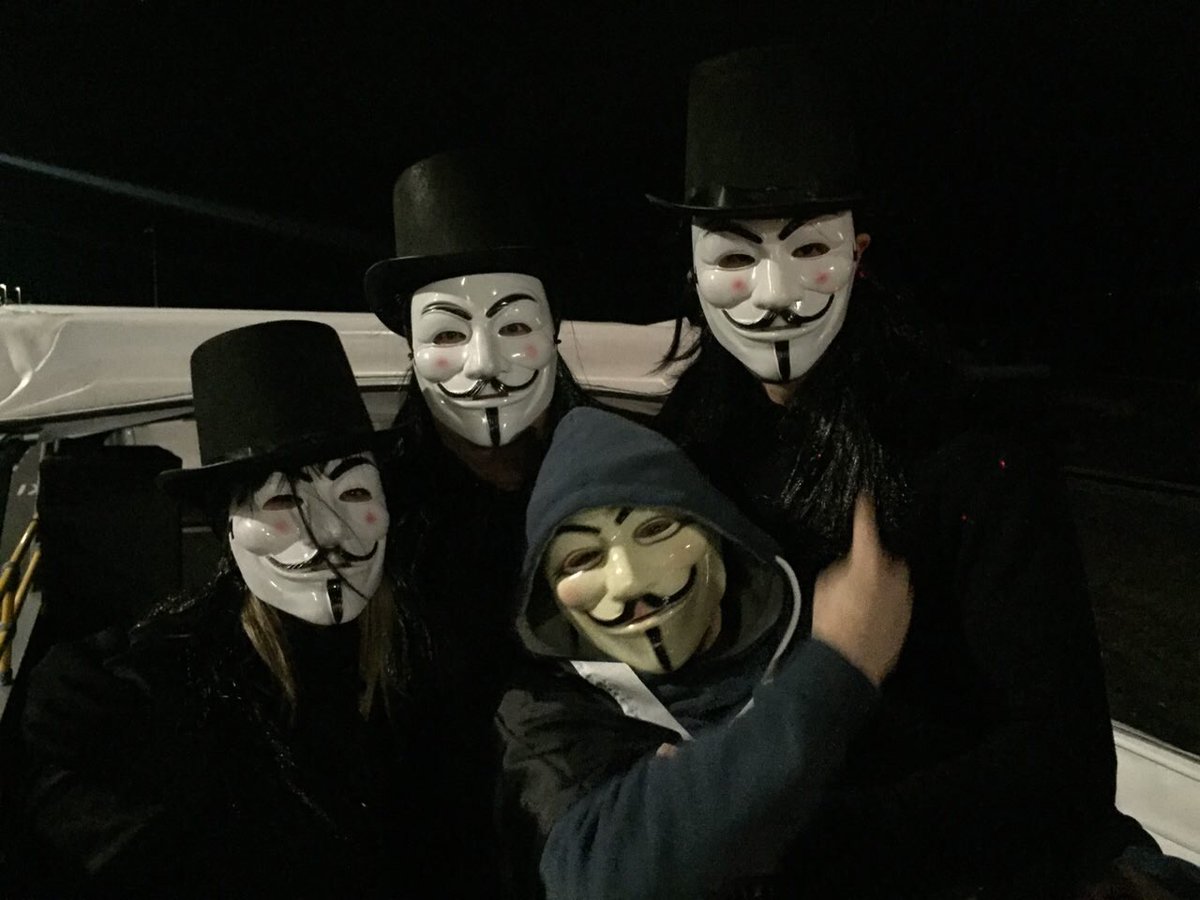 lawwait's tweet photo. De qué decía que era el congreso @Hackr0n?? #Hackron2018 @C4T_13 @NN2ed_s4ur0n @dipudaswani https://t.co/bvSKTbzf7j