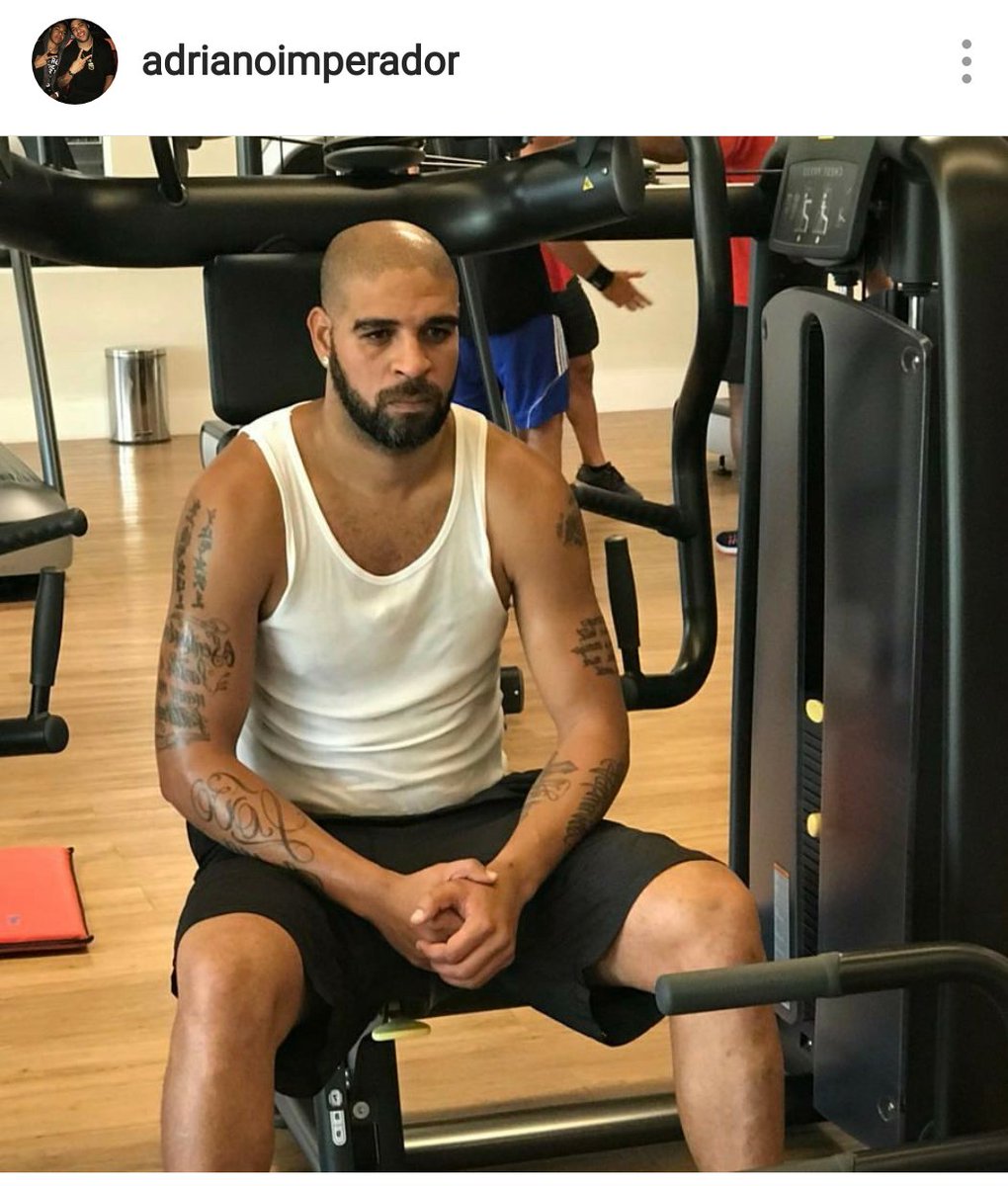 TMJFlamengo's tweet photo. Estão deixando a gente sonhar! Só falta vc @Flamengo ! Traga nosso ídolo de volta! 🏆🔴⚫
#VoltaImperador #VamosFlamengo #Flamengo #Imperador https://t.co/CDmj57bw3d