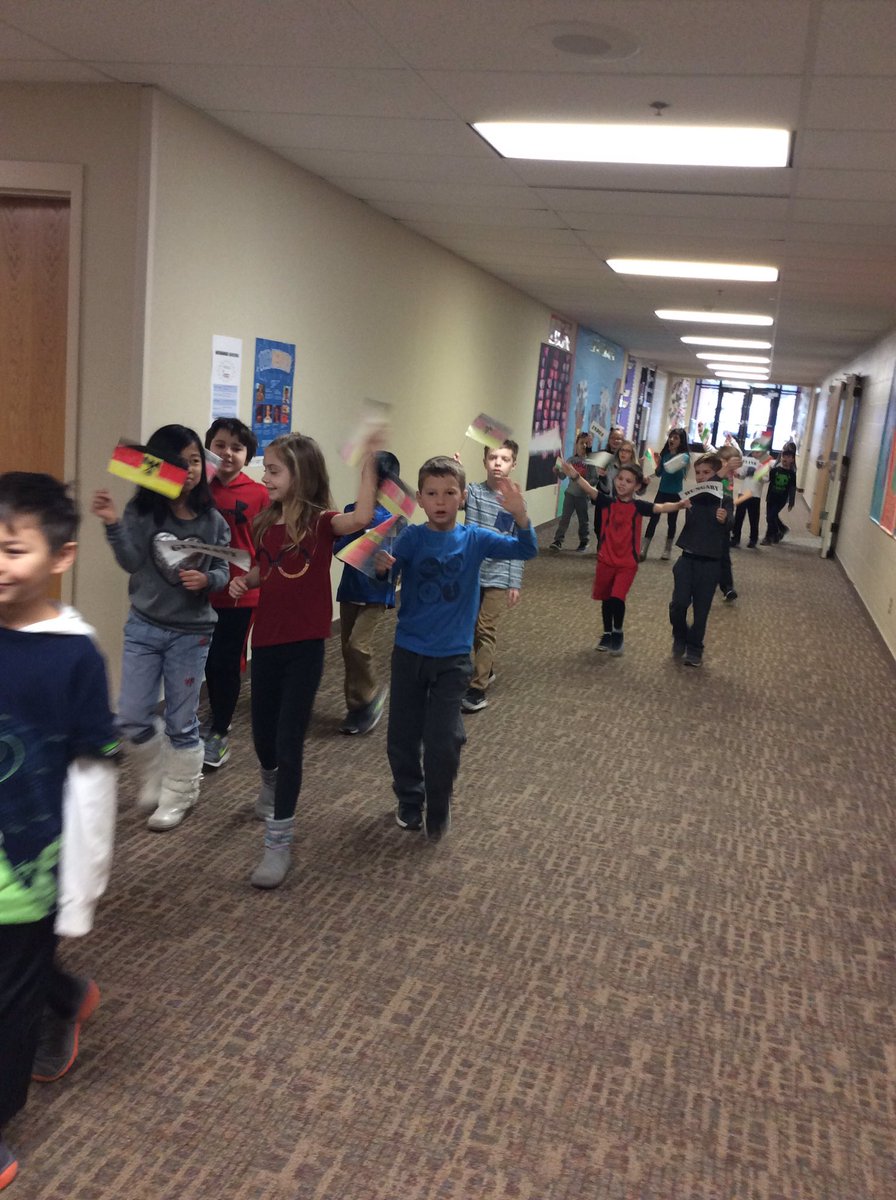 MrsHigginsMTE's tweet photo. Let the games begin! Team building at MTE in 2nd grade the Olympic way!#mteturtlepower https://t.co/GLsEqvQwJU
