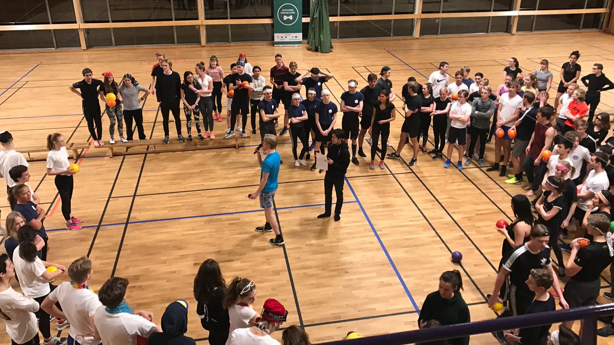 richardwahlstrm's tweet image. Spökbollsturnering med @vroelevkar, och 130 spelare anmälda. Och det är alltså fredag kväll. #elevkår 💚