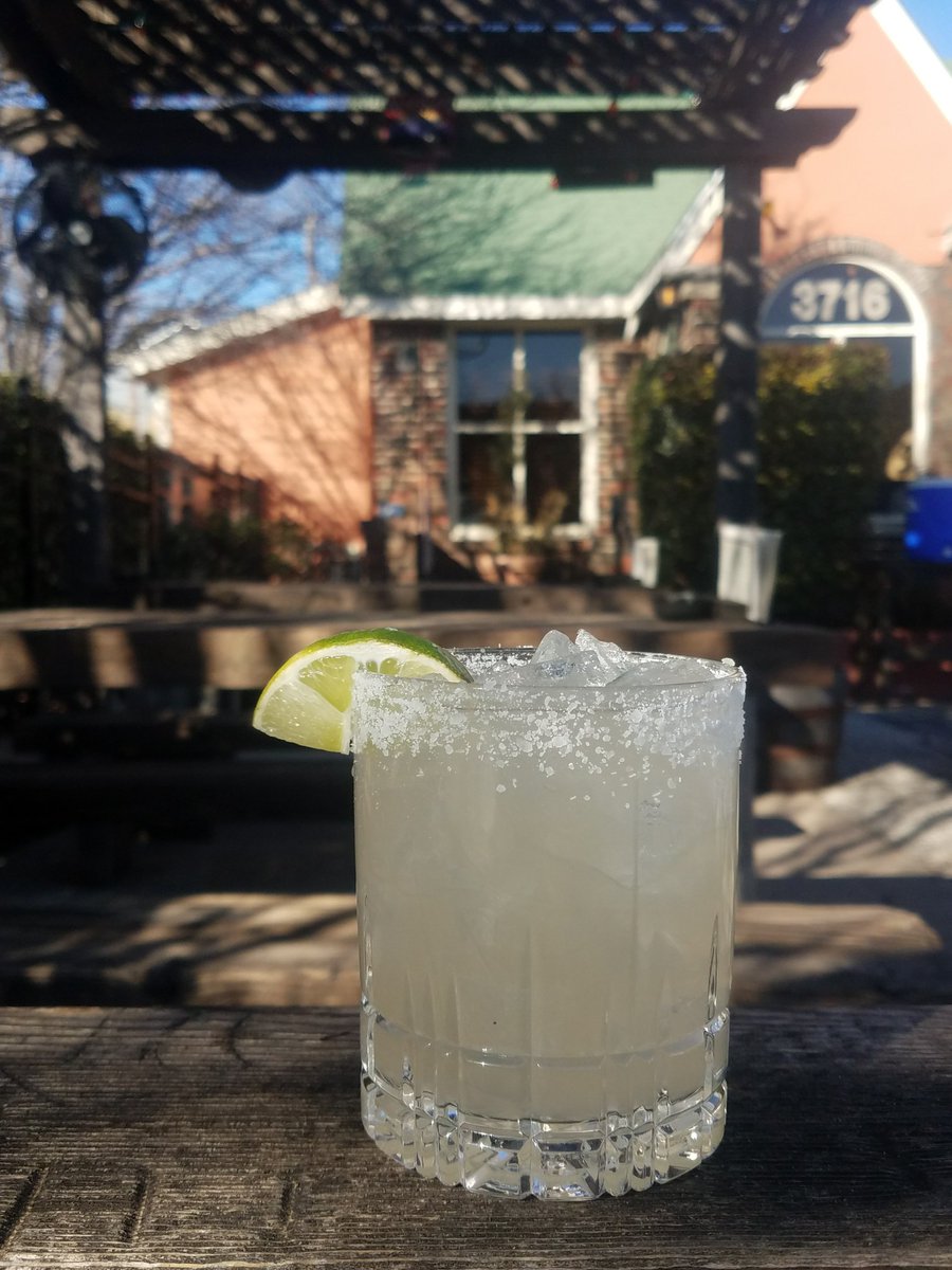 GingerManFW's tweet image. It's Friday and it's 5 o'clock somewhere. How refreshing does this look?
If you didn't know, we now serve liquor and this Margartia is offered as one of our classic cocktails. 
Enjoy!