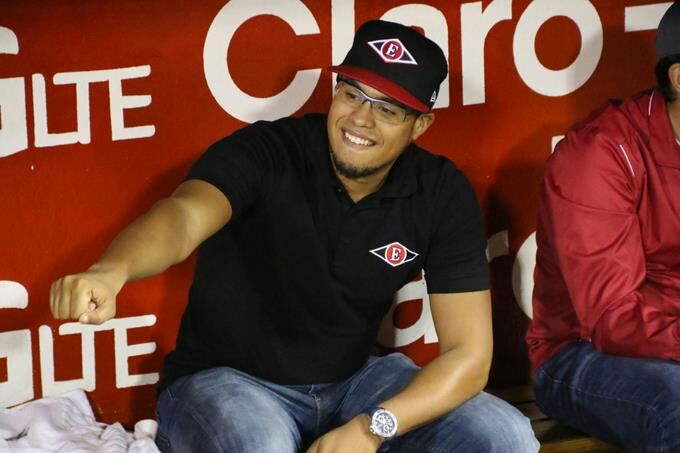 piodeportes's tweet photo. Esta noche en el Bloque @piodeportes tendremos una entrevista muy especial con @JoseGomezFrias, gerente general de los @EscogidoBBClub. 8:00pm @CDNRadio https://t.co/rzKOonpVHR