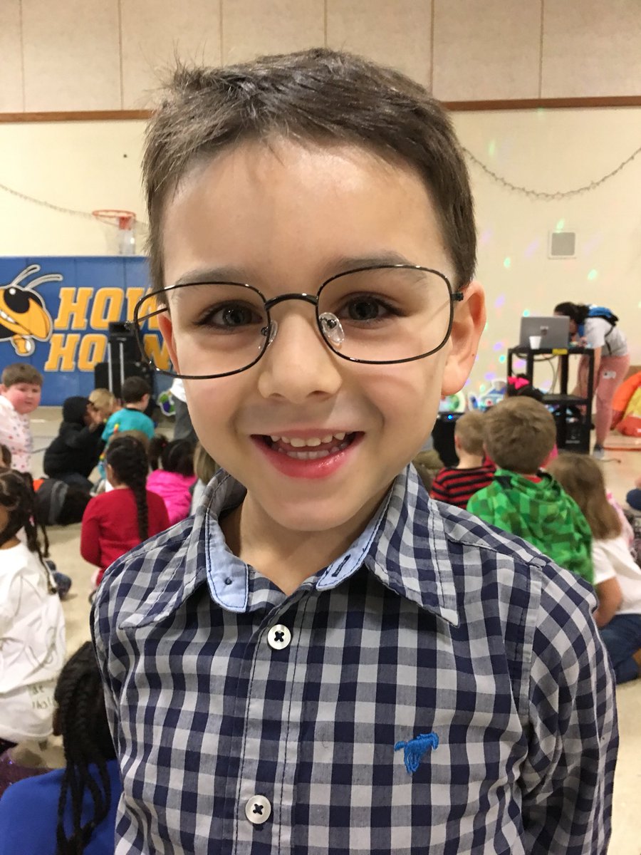 art_with_clark's tweet photo. Celebrating 100 Days of school #buzzworthy @howellprincipal https://t.co/1hxeEyr9cr