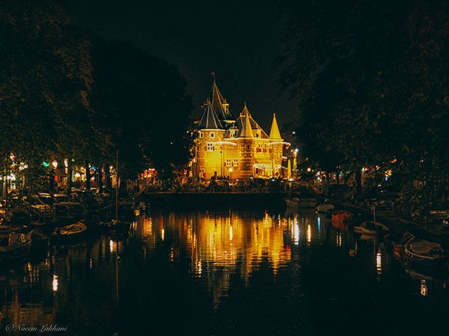 De Waag at Nieuwmarkt

The lively nightspot and market square Nieuwmarkt, found in the old city centre just east of the Red Light District, has been a centre for commerce and socialising in Amsterdam since the 17th century.

Dominating the square is the … ift.tt/2EiAJxS