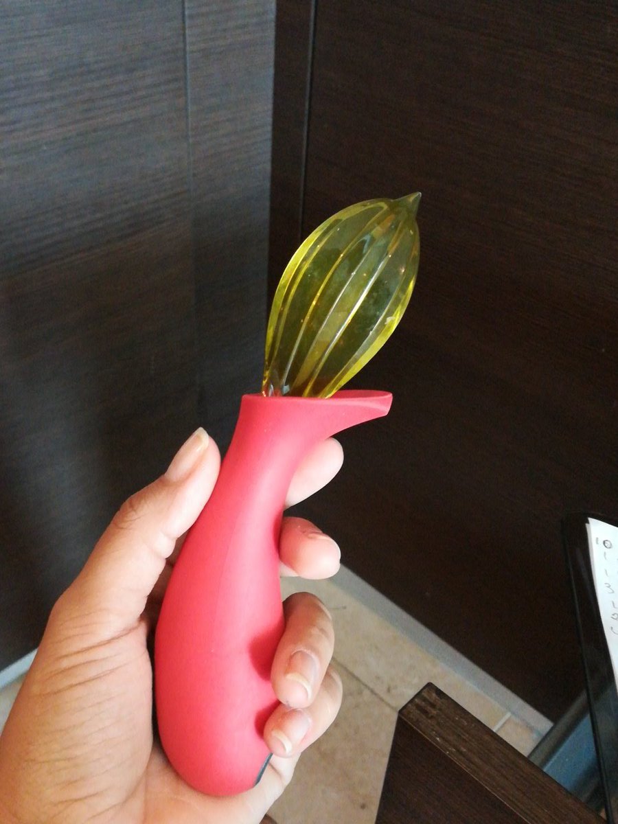 genalevar's tweet image. For what is this? #weirdkitchenthings  #kitchenthings #weird  #help