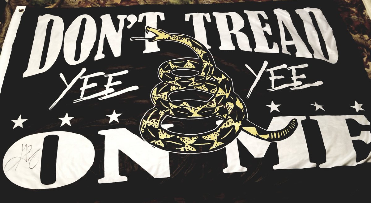 thesamchidley's tweet image. Thank you @GrangerSmith and @YeeYeeNationFC for the awesome autographed flag! Can&apos;t wait to add it to the #YeeYee and #ComeAndTakeIt flags already on my wall! #YeeYee #WhenTheGoodGuysWin