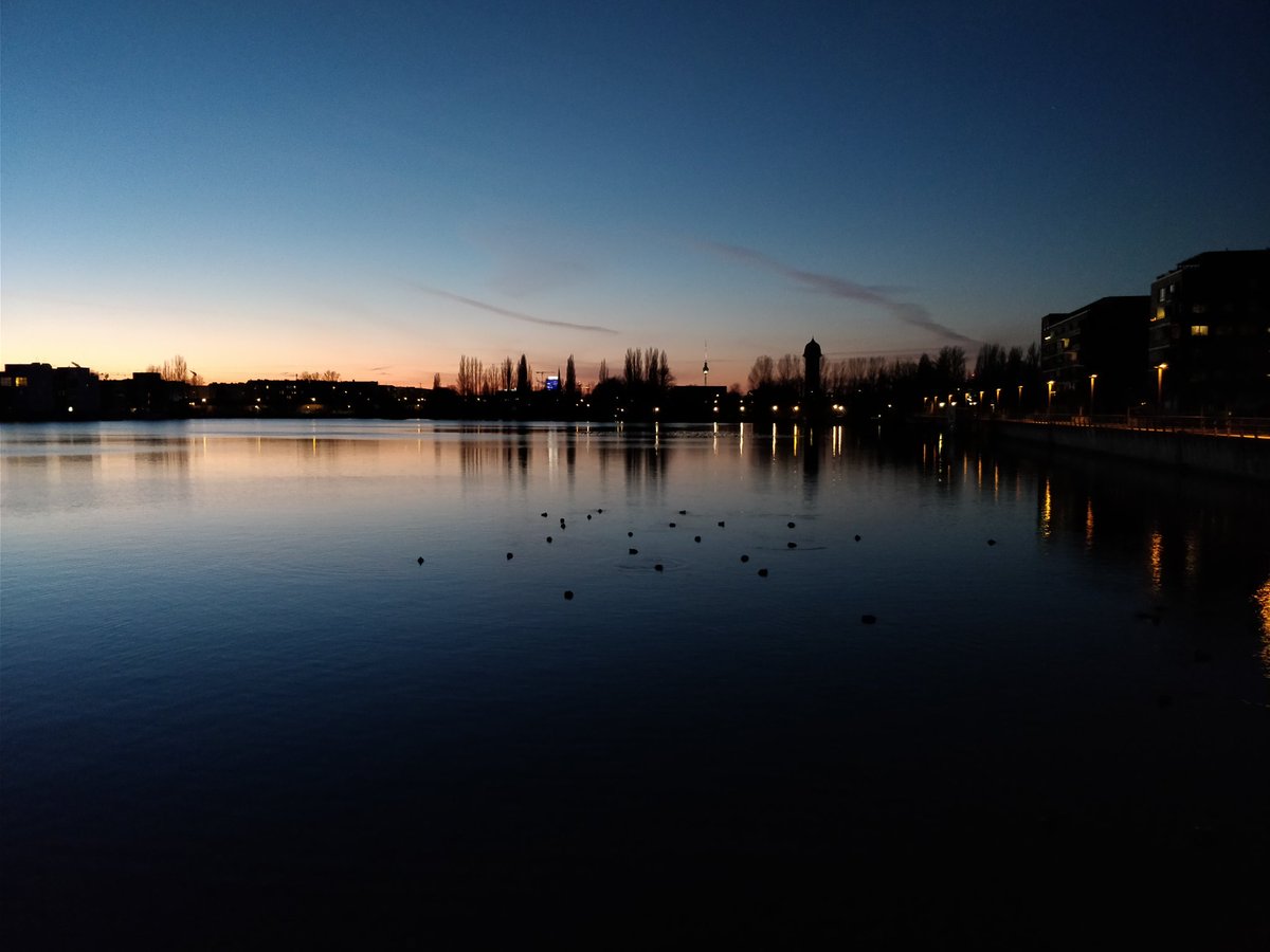 MirkoWele's tweet photo. @oneplus Shot this picture with my OnePlus 5 in Berlin at the Rummelsburger Bucht https://t.co/H57Us2Wzfz