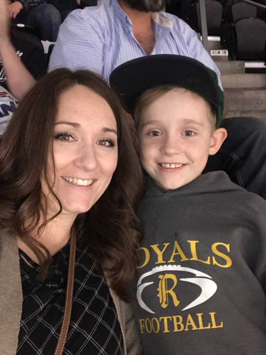 sdickson1110's tweet photo. Go Jazz!!
#CHAatUTA #GoJazz https://t.co/RNOPKdWuXy