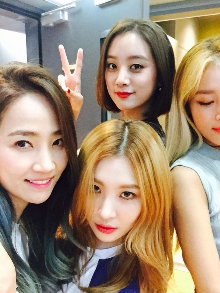 wondergirlspics's tweet photo. Thank you for being so Wonderful 💜 #WG11th https://t.co/VJ8TbEg56y
