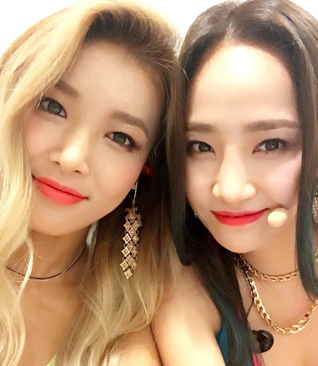 wondergirlspics's tweet photo. Thank you for being so Wonderful 💜 #WG11th https://t.co/VJ8TbEg56y