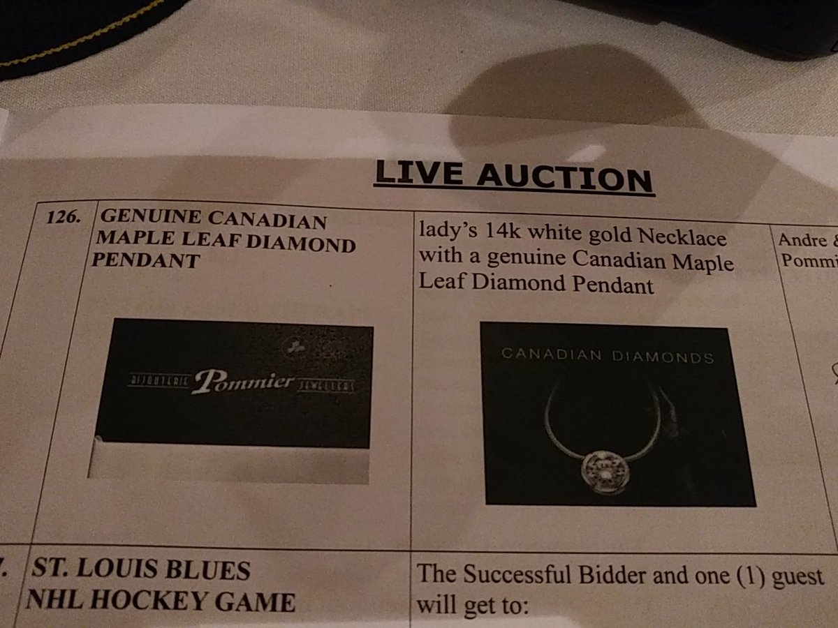 Diamond pendant from @PommierJeweller went for $900 at the CTC auction. https://t.co/j1dvgZZPX7