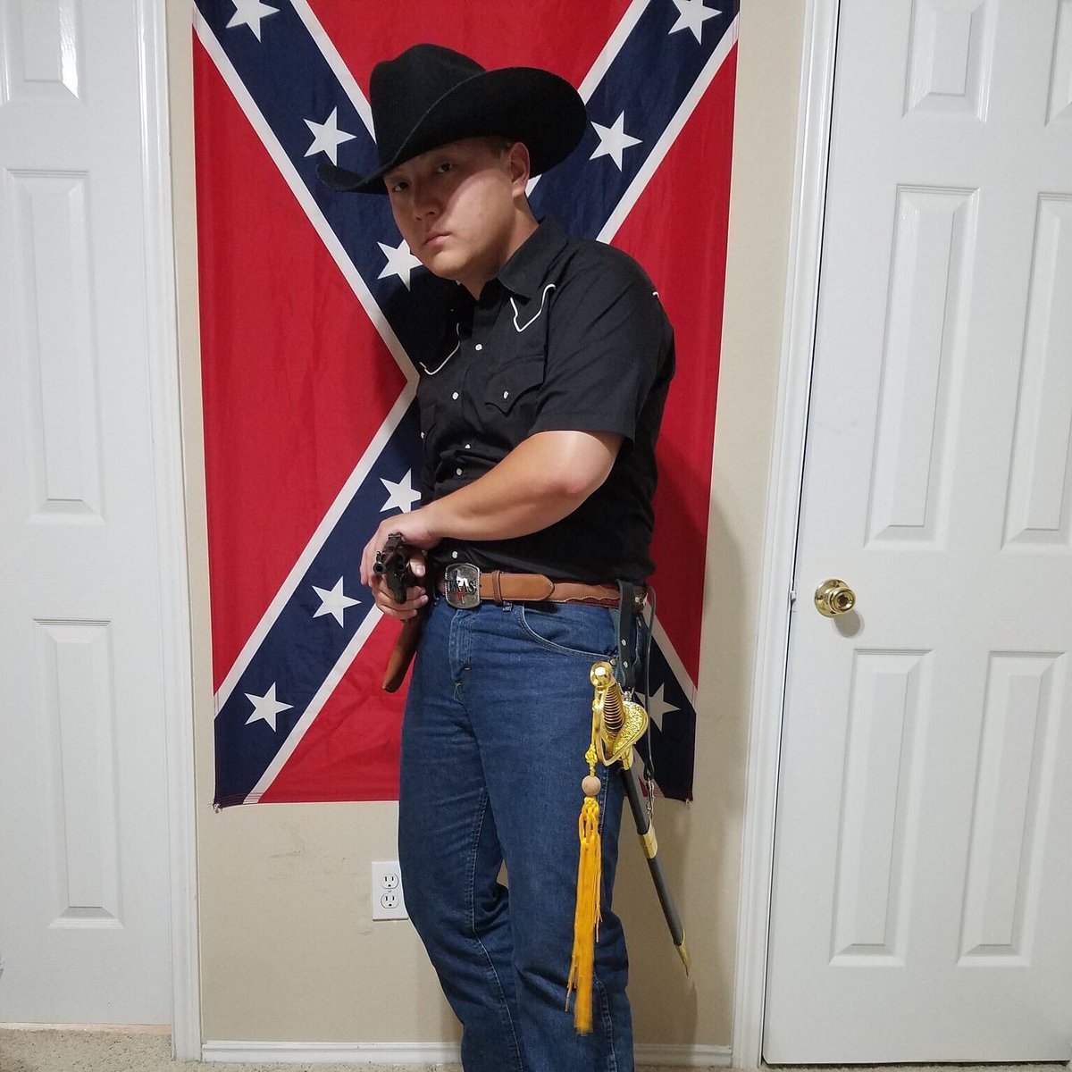 DVo48hBVwAE7Pd5.jpg