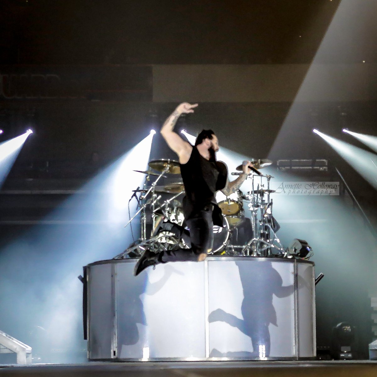 AnnetteHolloway's tweet photo. #CantMissMoments with @SKILLETmusic in #WinterJam
@johnlcooper #skilletmusic
πΈ @AnnetteHolloway
#AHskilletmusic #skillet #ahskillet #ahwinterjam #jamtour #winterjam2018 #johncooper https://t.co/XabqtmYNQG