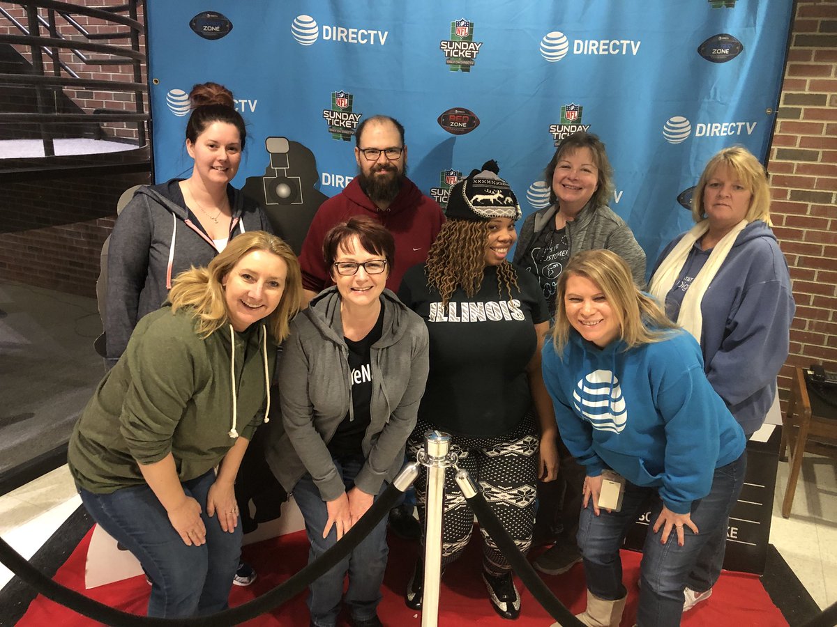 DarkSeid8476's tweet photo. 36 TV this week for #briansteam and a MTD green close of 3.2% before today! #everyonenotpictured #hardworkmakesthedreamwork #ilovemyjob #Ilovemyteam @AddieRuelz @BartonTonyLeb @ATTRantoulMCSC @JohnWilliamsWin https://t.co/WM8WoHPnzy