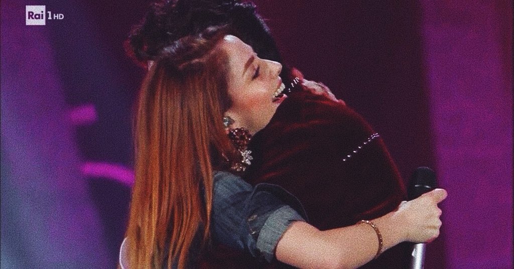 michele_bravi's tweet photo. Ti voglio bene, @NaliOfficial. ♥️
#Sanremo2018 https://t.co/TYh9CGDwVV