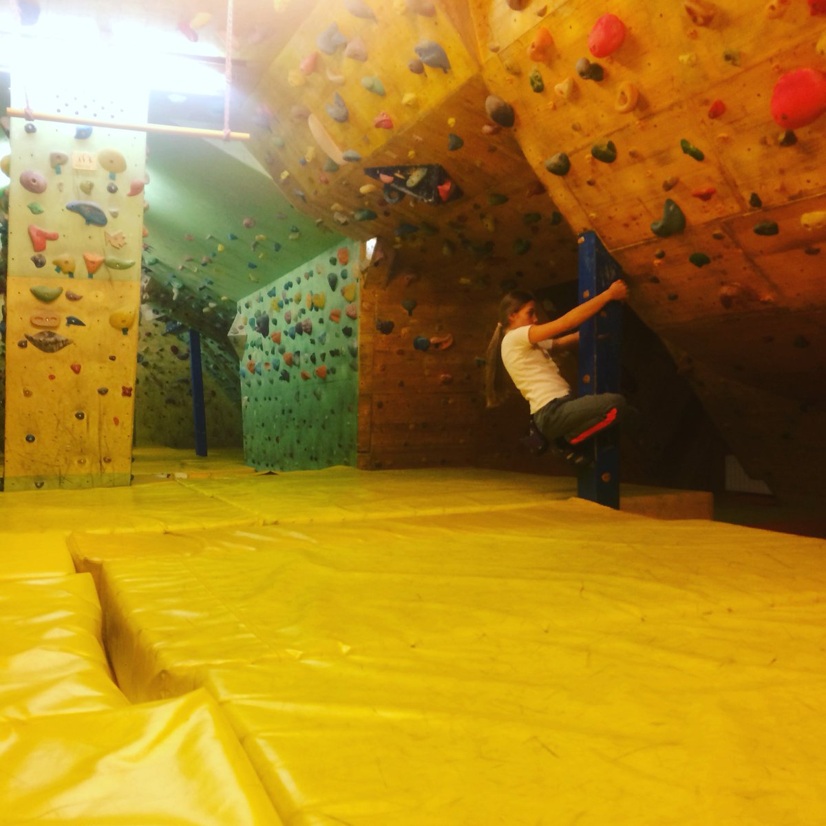 SloClimbing's tweet photo. Quality time while coaching kids climbing. #endurancetrainin #climbing https://t.co/MdftG4gMQP