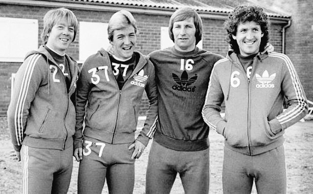 FutebolIngls1's tweet photo. Alan Curbishley, Mark Dennis, Colin Todd e Tony Towers. Quarteto do Birmingham City na temporada 1979/1980. https://t.co/GeCRuUuRLh
