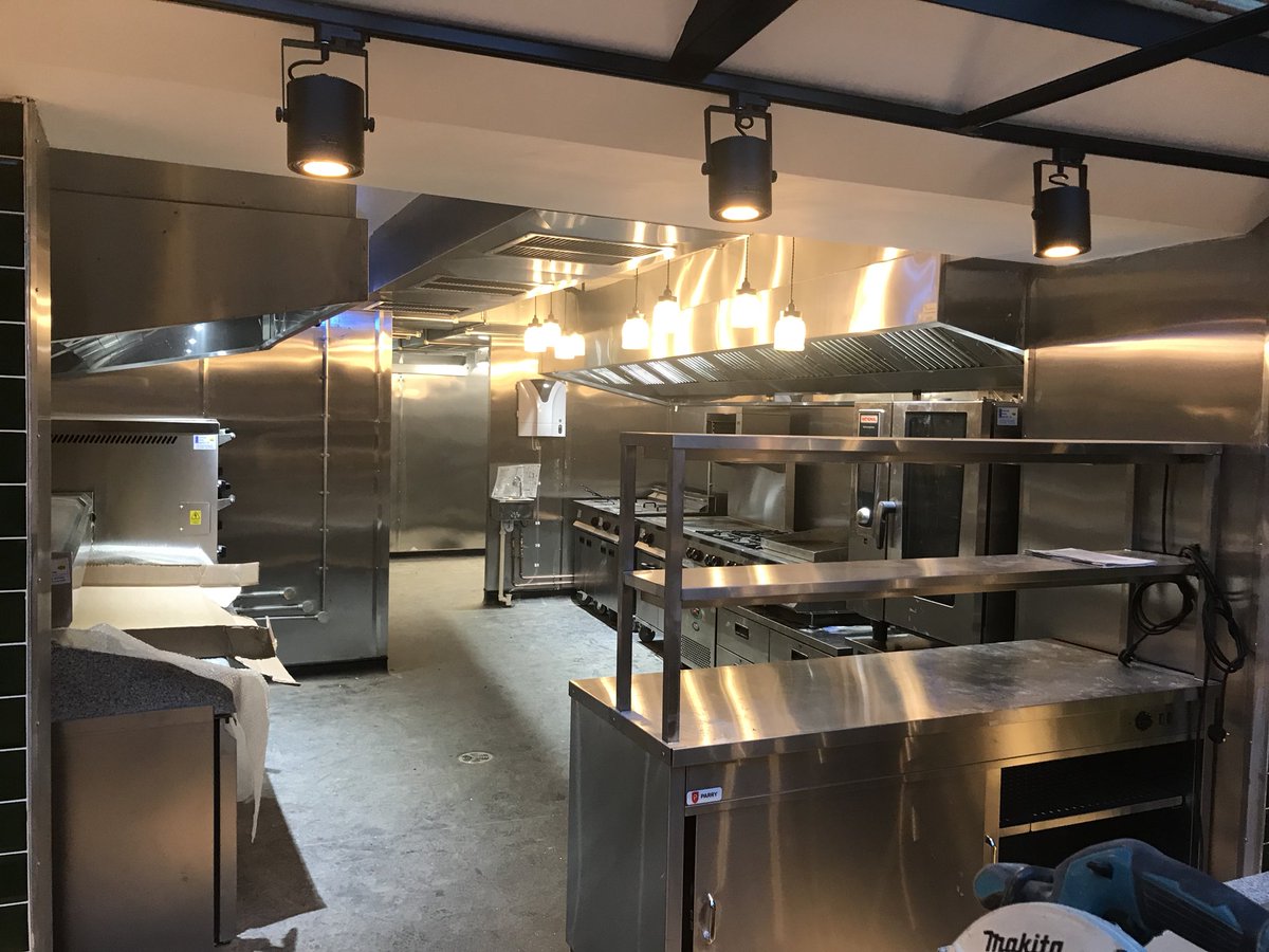 kck_engineering's tweet image. #kitchenextract #ventilation #commercialkitchen another kitchen design, fabricated and installed