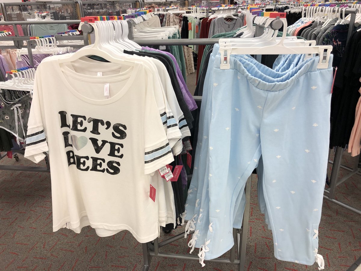TayMacSnackWrap's tweet photo. Loving our new graphic and Xhilaration sleep sets! #VMGforAV #D117StandsForStyle #GetComfy @estewdix @kenyad65 https://t.co/1FVL40spvF