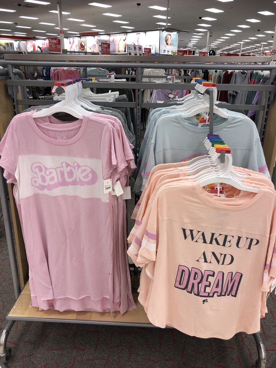 TayMacSnackWrap's tweet photo. Loving our new graphic and Xhilaration sleep sets! #VMGforAV #D117StandsForStyle #GetComfy @estewdix @kenyad65 https://t.co/1FVL40spvF