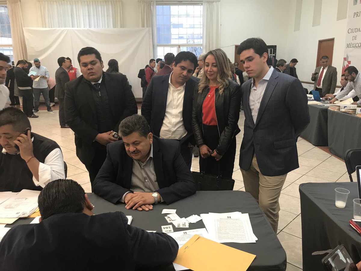 Dm_Guaida's tweet photo. También acompañamos a nuestro amigo #ErnestoAlarcon en su registro como precandidato a Diputado Local del dtto XXXIII cabecera en la @DelLaMagdalenaC! Felicidades Conta! Cuenta con todo nuestro apoyo y vamos juntos a ganar este año! #OrgulloContrerense https://t.co/aFtVwIyk4o
