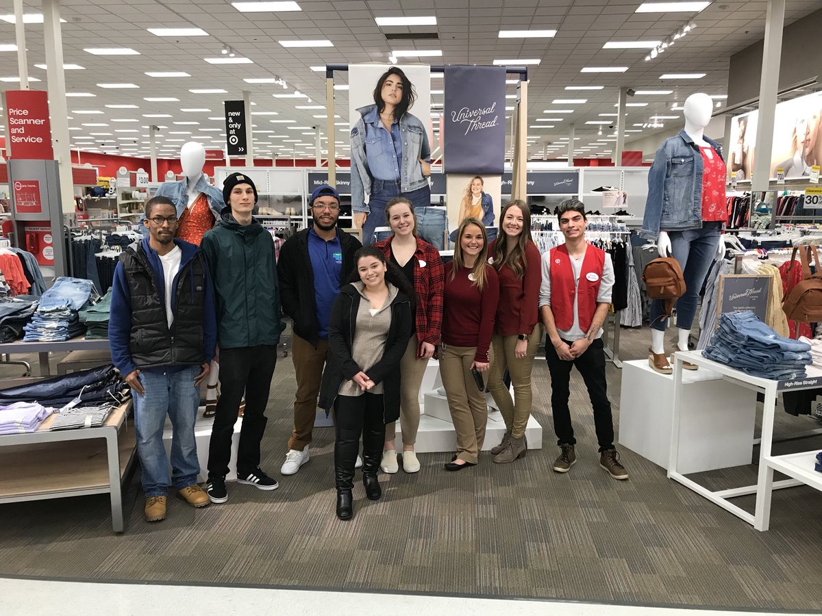 So fun!  Impromptu orientation crew joined our Apparel and Electronics Learn@Target weekend prep.  Teaching is contagious, pass it on! Thank you @mackenziebauer_ and 995 for setting the tone for a great weekend of sales!