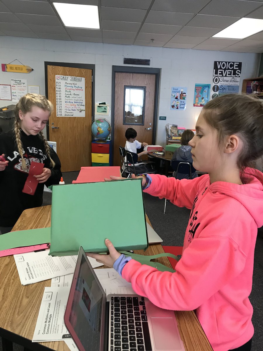 RealMrsOlstad's tweet photo. Final Funtastic Friday! #creativity #ValentineBoxes #FollowTheRubric #WeGetGradedOnThese? https://t.co/LFfLVZWWHT