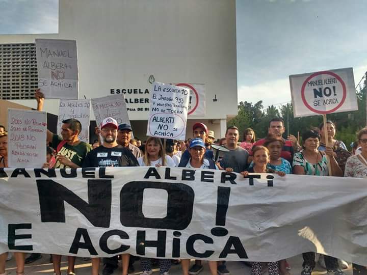 NataliaEspasa's tweet photo. M.Alberti NO SE ACHICA!!
EN DEFENSA DEL JARDÍN 933 Y LA EES N°10.@eldiariopilar @roooxi64 @DiarioResumen @MarioCacerez10 https://t.co/QB5B00PPgo