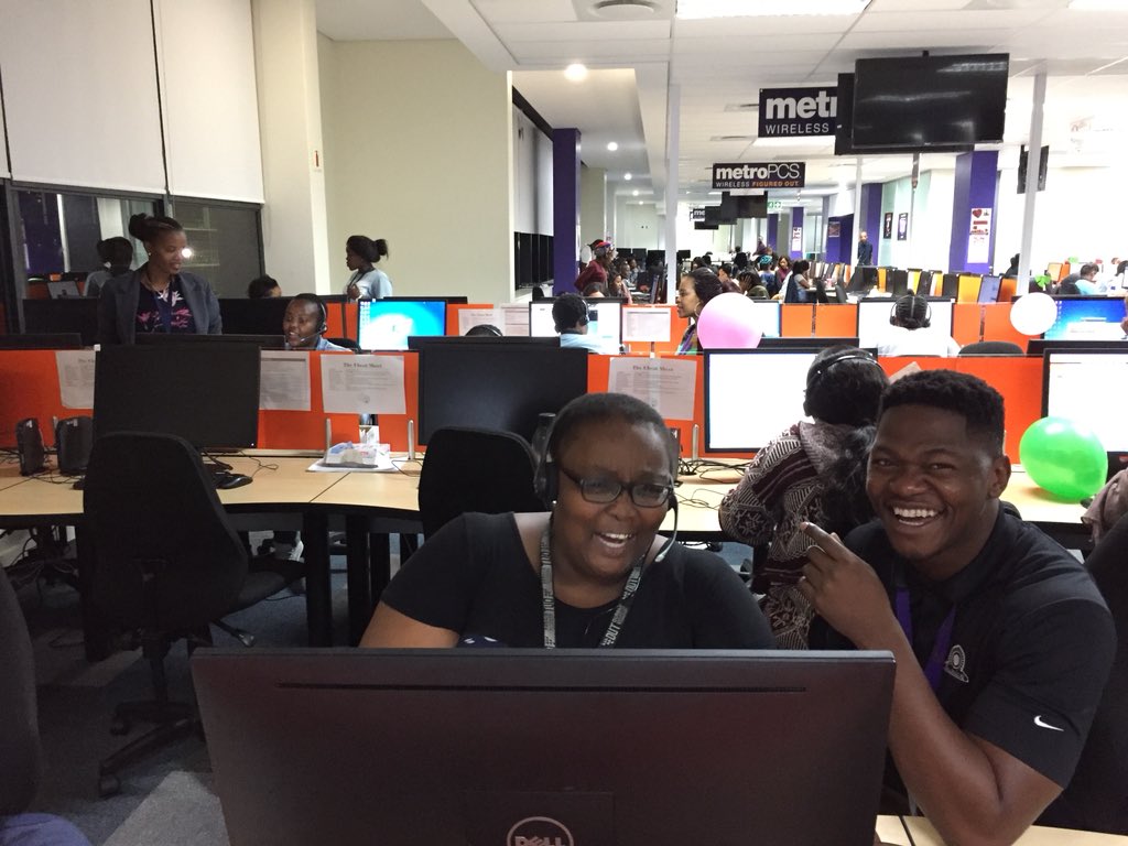 GodKingPickles's tweet photo. Sphe doing his thang to educate, inspire, sharing happiness and smiles😎 https://t.co/dZ7wedg9Am