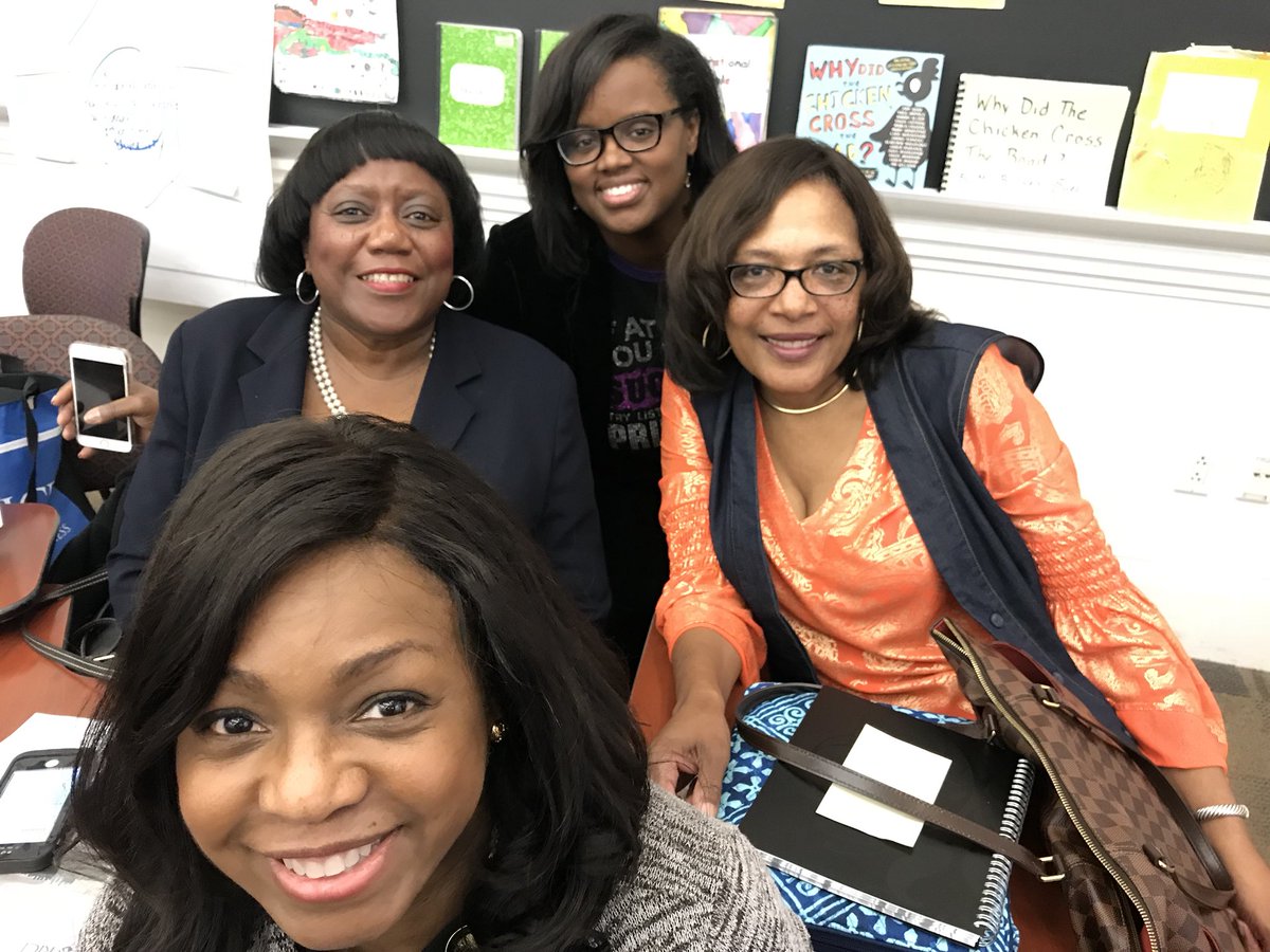 TraciTransforms's tweet photo. Rigorous Professional learning at Rice University. #IBbound https://t.co/XV3dTvWWVX