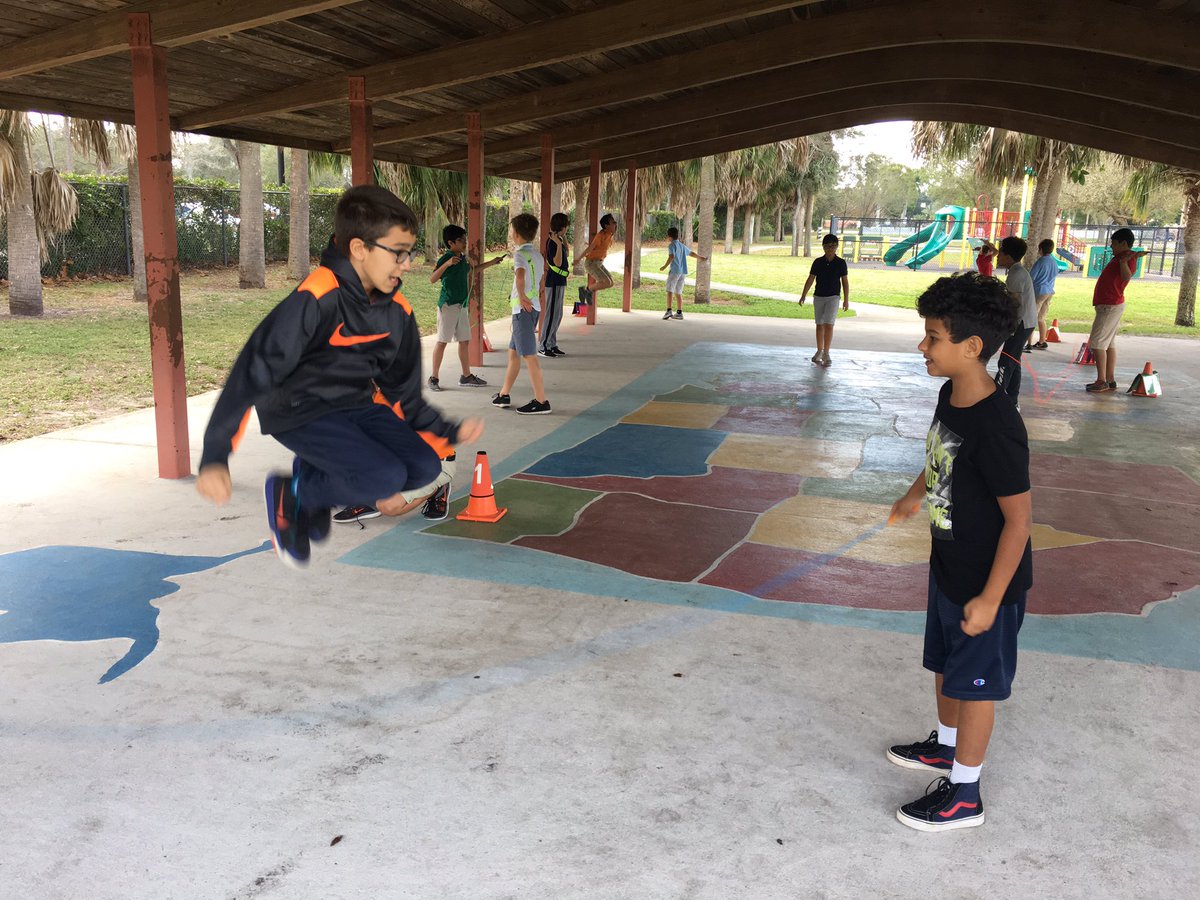 Coach_O_Calusa's tweet photo. Students showing off their skills during Jump Rope For Heart! @CalusaES @ericsternPE https://t.co/asi17dmE7j