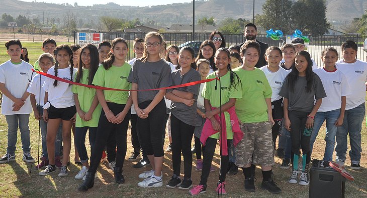 BlinkITSolution's tweet image. Gardening with Kids at Glen Avon Elementary @JurupaUSD: Planting seeds of healthy eating. Blink IT is proud to sponsor and participate in Glen Avon Elementry&apos;s School Garden. We care about our communities and students.