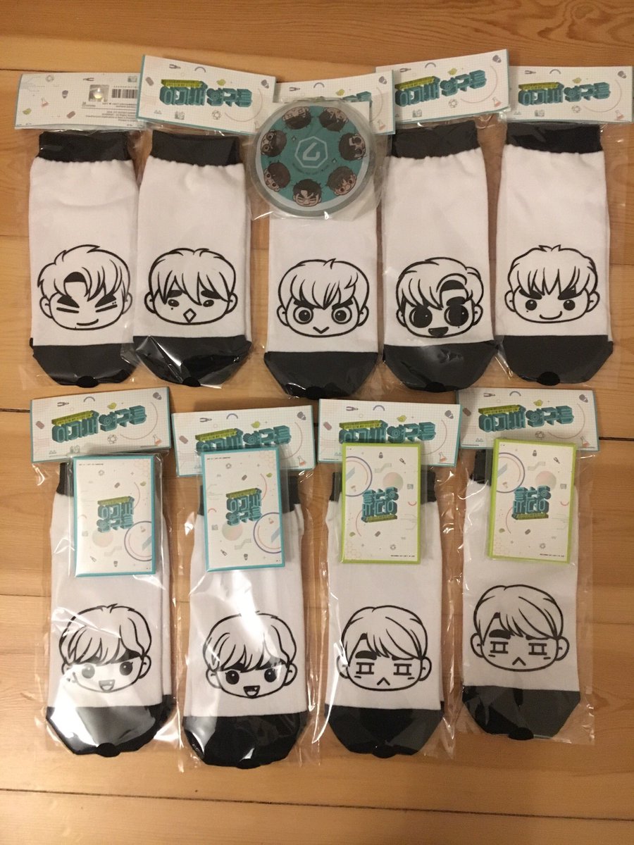 hiiimlissi's tweet photo. #Got7 4th fanmeeting goods to meeeee!!!
- Socks
- Hot pack
- Photocards
#Got7trash 😝 https://t.co/To3JmLGpTz