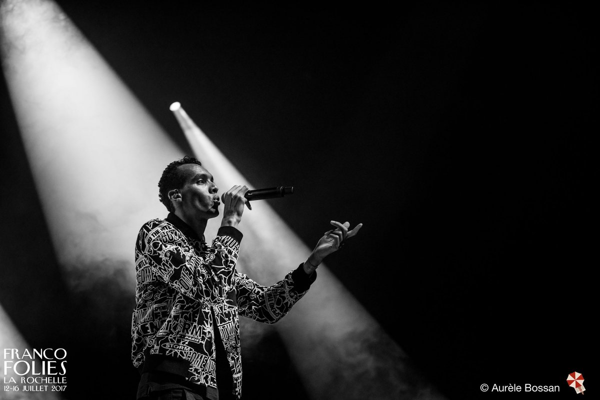 francofolies's tweet photo. Bravo @GaelFaye ! Artiste révélation scène : la Coursive s’en souvient ! #Francos2017 https://t.co/GgI5LcwLyP