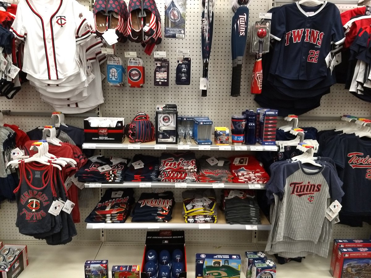 VmLaura13's tweet photo. Pick a team any team and we've got you covered #t820 @JenieBrisson @MBCurry22 @Howard_JoshT @CHead820 https://t.co/6q17LvGWLj