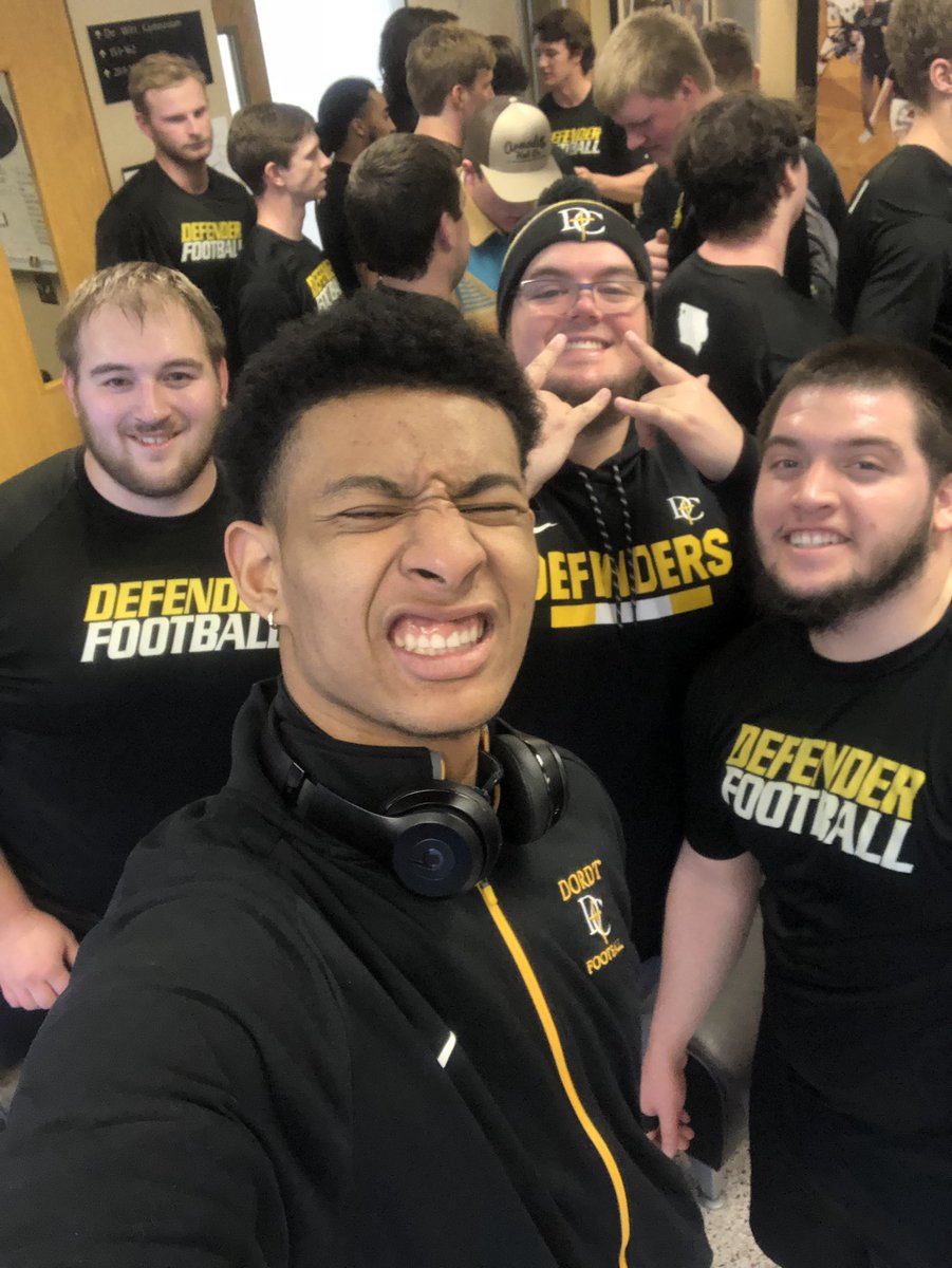 Biglocoguys's tweet photo. Two new teammates and family members joined us today @DordtFB #BIGLococomp the photo bomb by saw 😎 https://t.co/FtYdRusqZC
