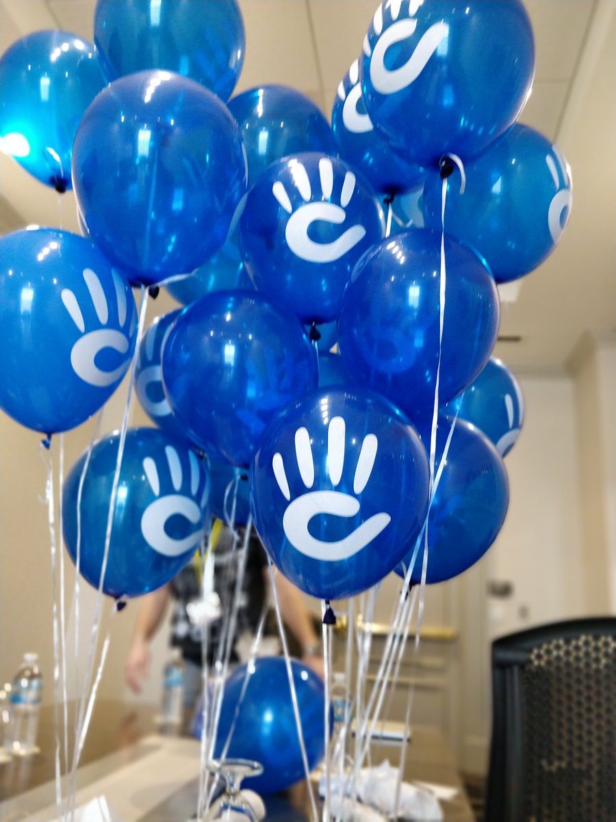 JessicaDunbar's tweet image. Happy hour is about to start! #sunshinePHP #sunphp18